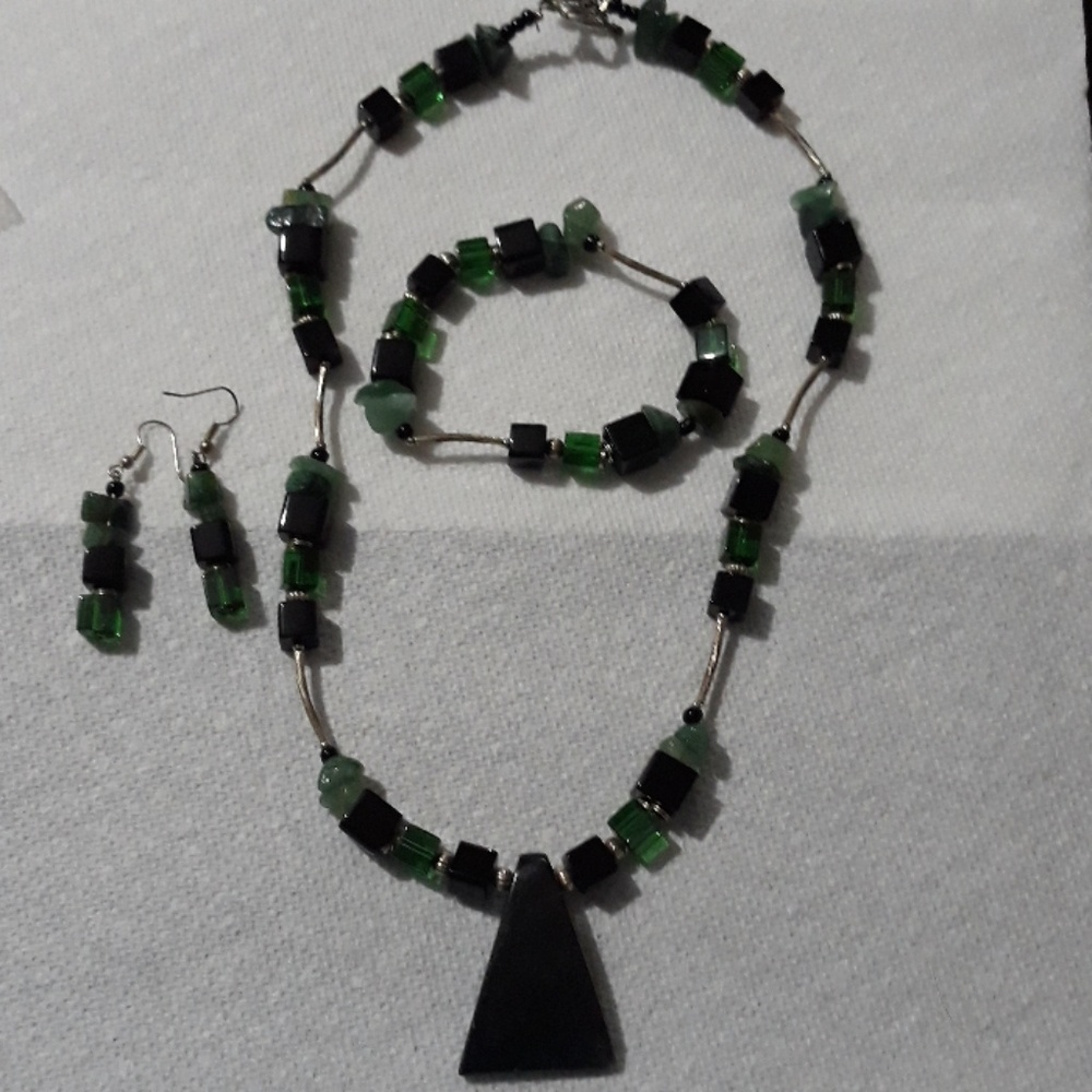 Jade jewlery set - Picture 2 of 5